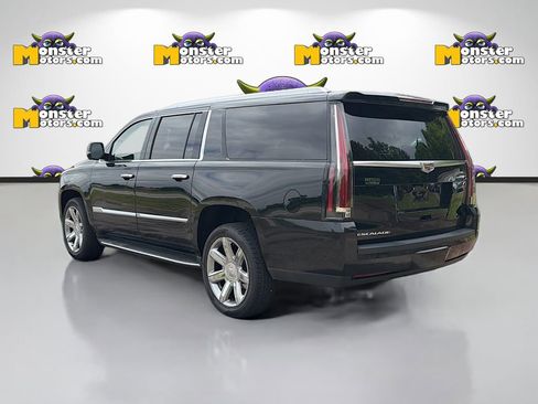 Used 2019 Cadillac Escalade ESV Luxury AWD/4WD image 7