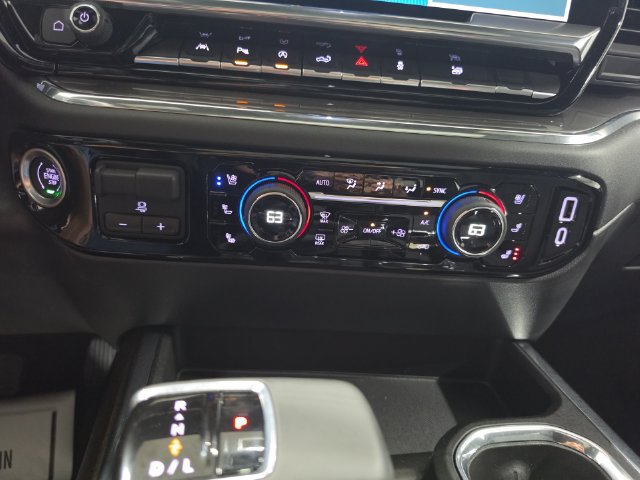 Used 2023 Chevrolet Silverado 1500 High Country w/ High Country Premium Package AWD/4WD image 15