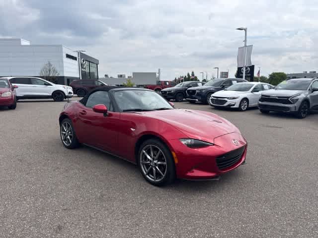 Used 2023 MAZDA MX-5 Miata Grand Touring RWD image 3