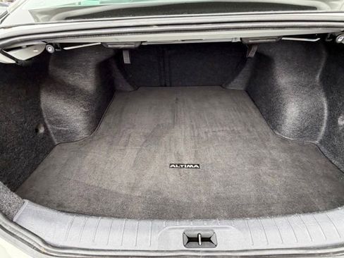 Used 2025 Nissan Altima 2.5 SV FWD image 17