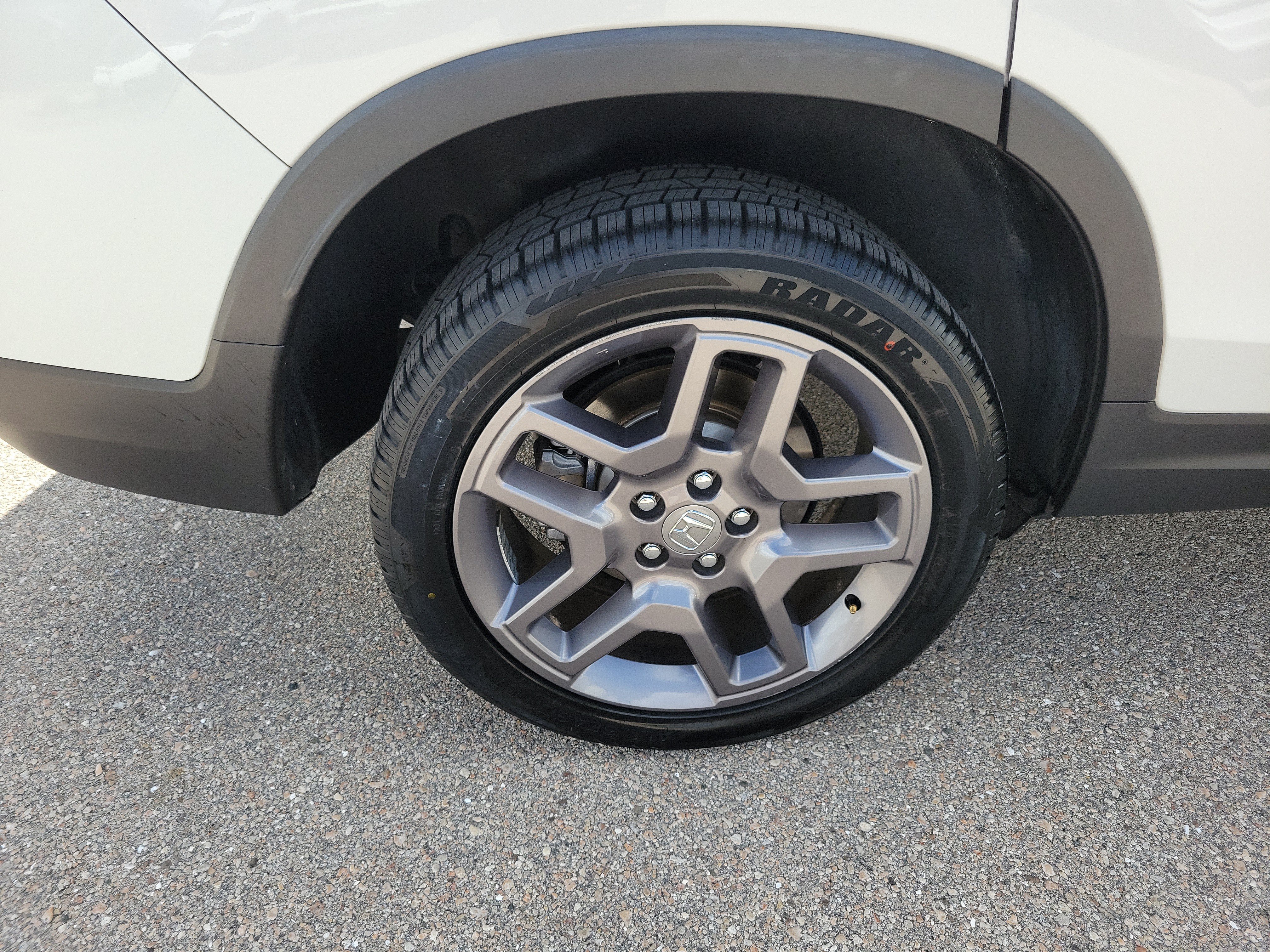 Used 2023 Honda Passport EX-L image 12