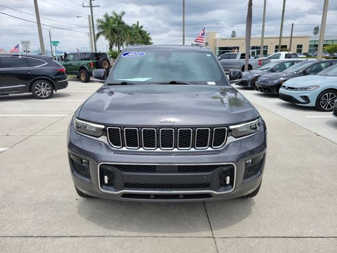 Used 2021 Jeep Grand Cherokee L Overland w/ Luxury Tech Group IV RWD image 2