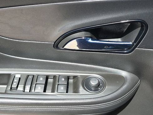 Used 2017 Buick Encore Essence FWD image 22