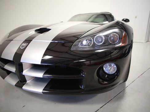 Used 2006 Dodge Viper SRT-10 RWD image 11