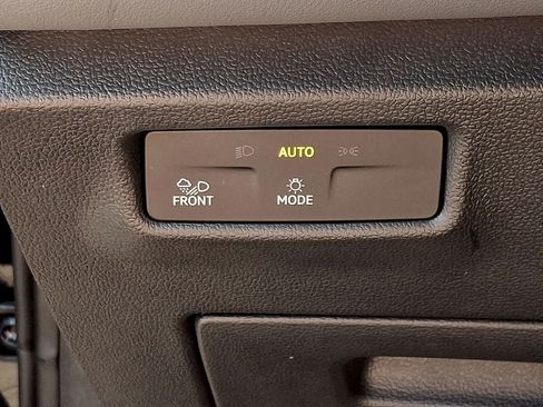 Certified 2025 Volkswagen Tiguan SEL R-Line AWD/4WD image 25