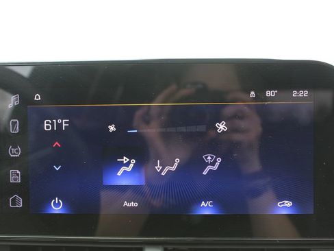 Used 2025 Chevrolet Trax LT w/ LT Convenience Package image 47