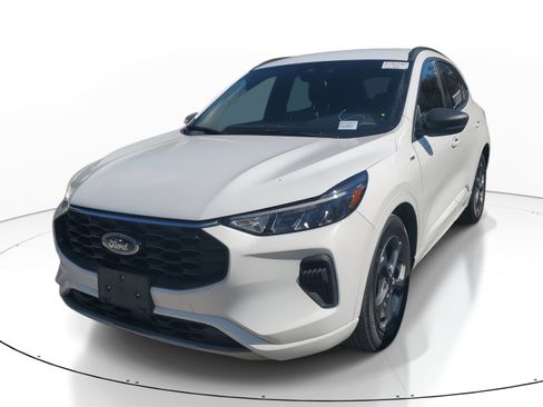 Used 2023 Ford Escape ST-Line image 3