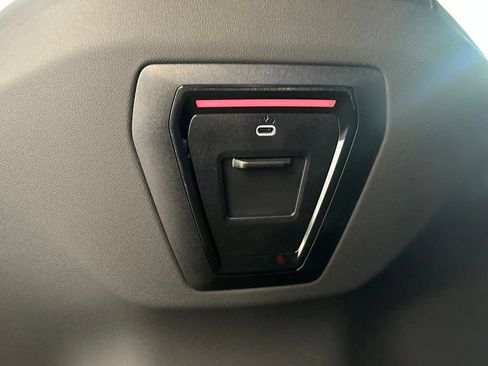 Used 2026 BMW i5 eDrive40 w/ Premium Package RWD image 38