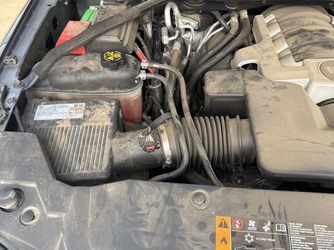 Used 2019 Cadillac Escalade Premium Luxury image 32