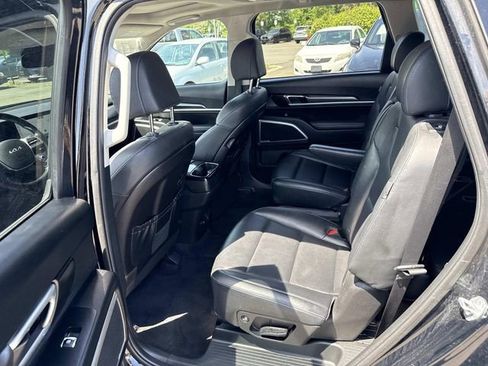 Used 2023 Kia Telluride S w/ S Sunroof Package FWD image 17
