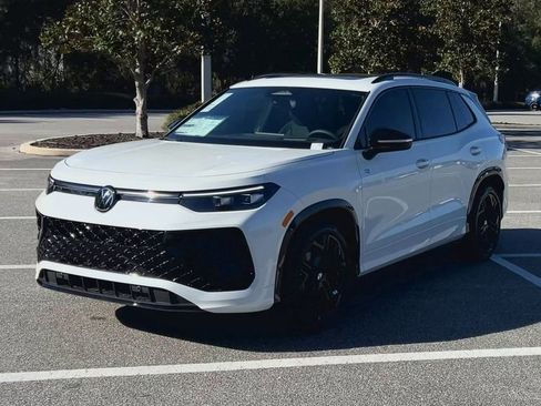 New 2026 Volkswagen Tiguan SE R-Line image 4