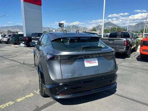 Used 2024 Nissan Ariya AWD image 9