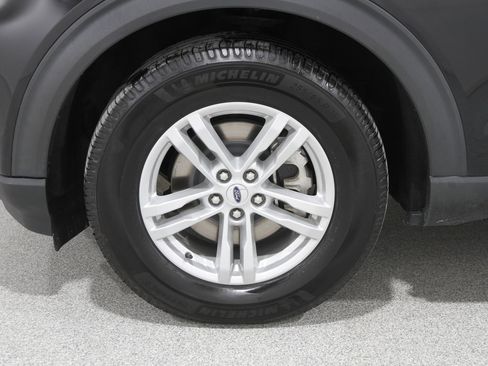 Certified 2021 Ford Explorer XLT w/ Equipment Group 202A image 23