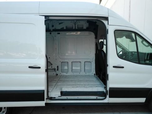 Used 2020 Ford Transit 250 148 High Roof Extended RWD image 17