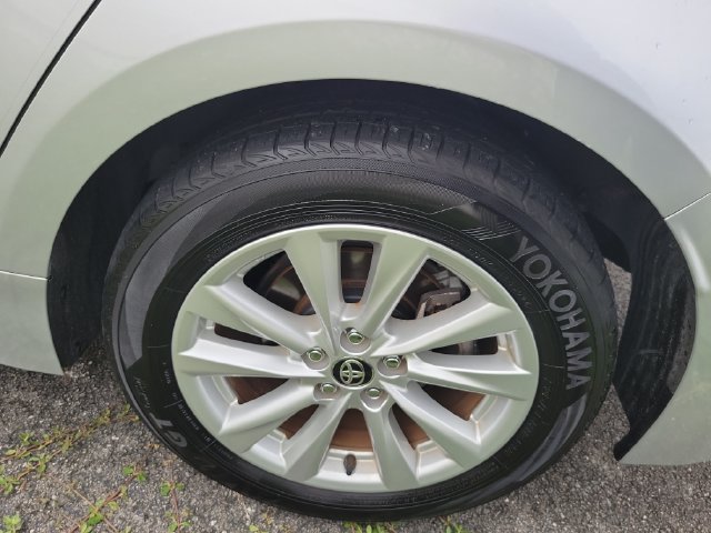 Used 2025 Toyota Corolla LE w/ LE Premium Package FWD image 6