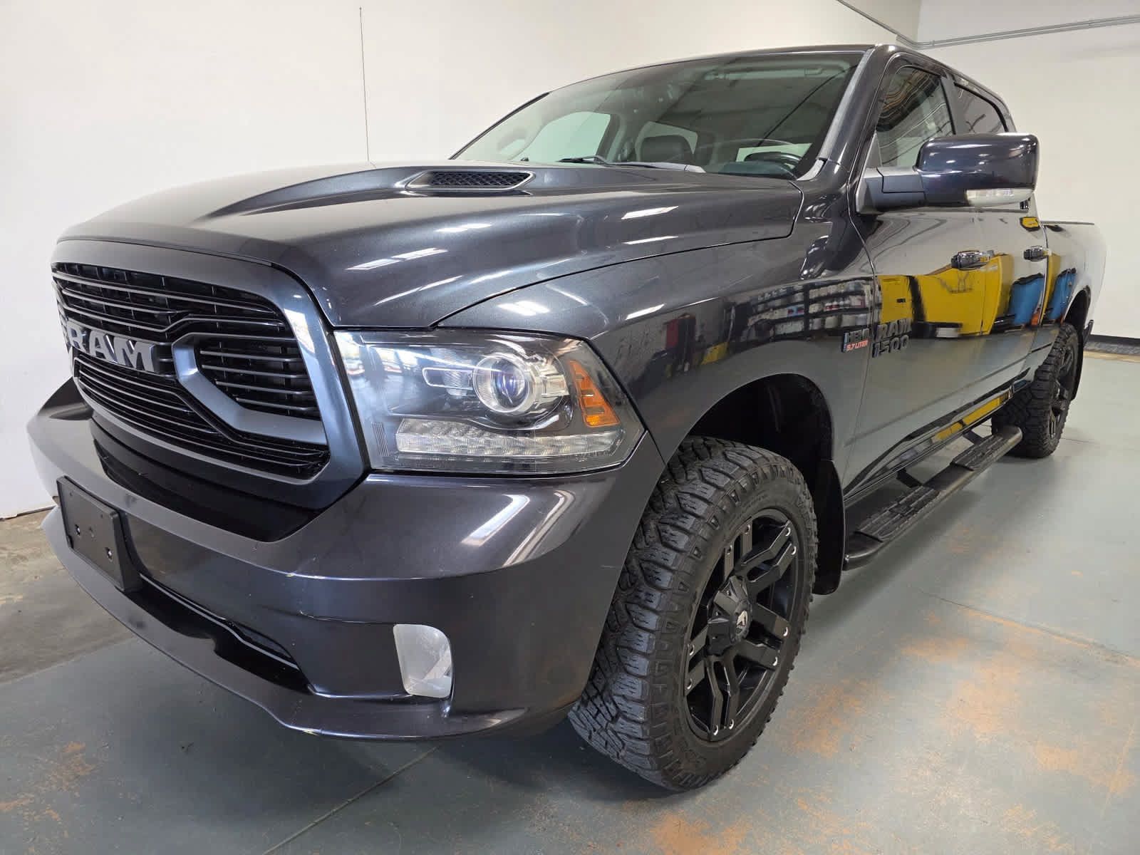 Used 2018 RAM 1500 Sport w/ Convenience Group AWD/4WD image 1