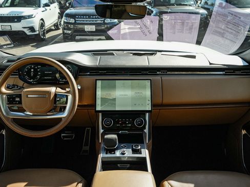 Certified 2023 Land Rover Range Rover SE AWD/4WD image 13