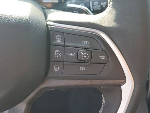 New 2025 Jeep Grand Cherokee Limited image 31