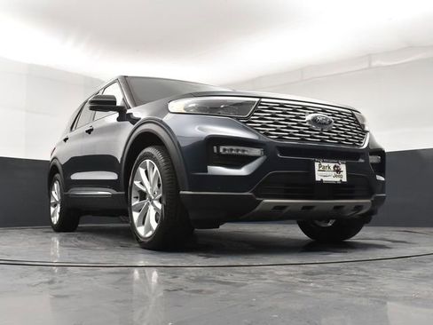 Used 2024 Ford Explorer Platinum w/ Technology Package image 19