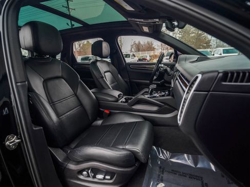 Used 2019 Porsche Cayenne AWD/4WD image 29