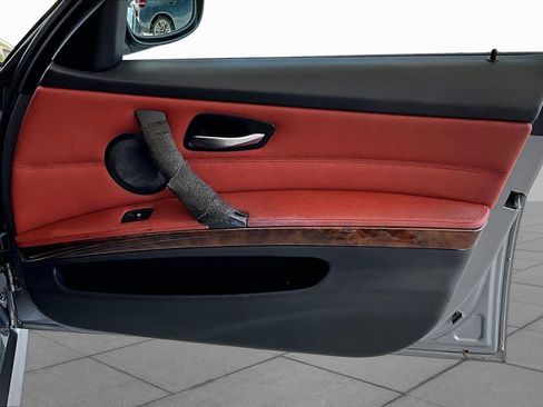 Used 2010 BMW 328i Sedan RWD image 24