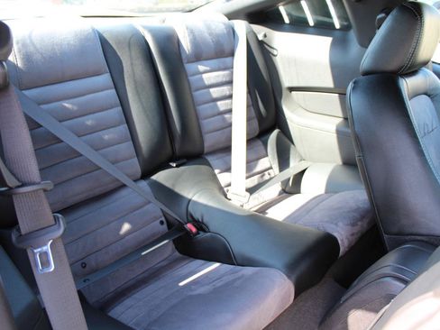 Used 2010 Ford Mustang GT RWD image 28