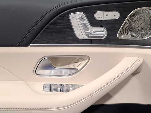 New 2026 Mercedes-Benz GLS 450 4MATIC image 12