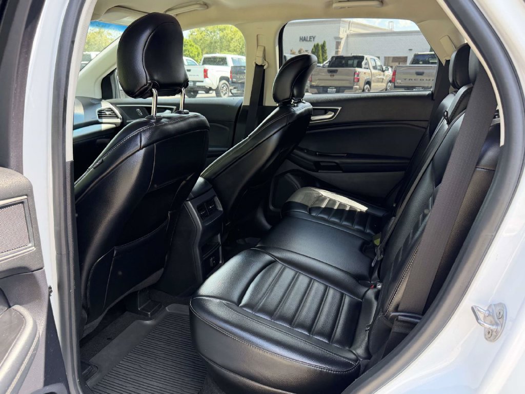 Used 2019 Ford Edge SEL w/ Equipment Group 201A FWD image 15