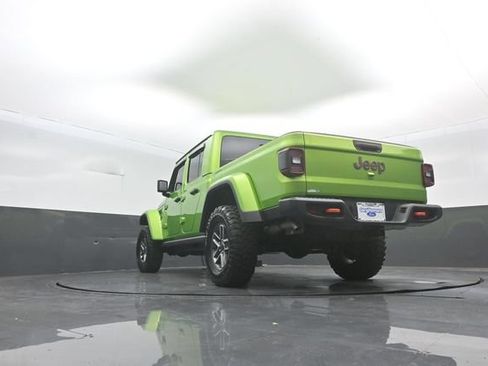 Used 2025 Jeep Gladiator Mojave w/ Convenience Group AWD/4WD image 30