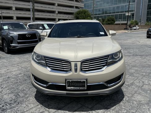 Used 2016 Lincoln MKX Premiere FWD image 2