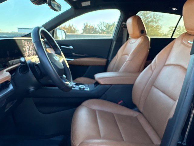 Used 2025 Cadillac XT4 Sport AWD/4WD image 3