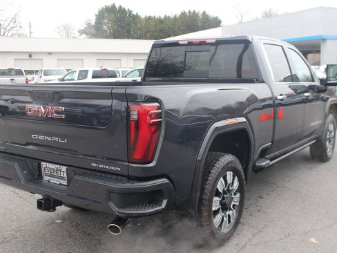 New 2026 GMC Sierra 2500 Denali w/ Denali Reserve Package image 7