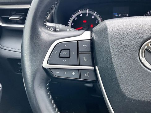 Used 2022 Toyota Highlander LE image 24