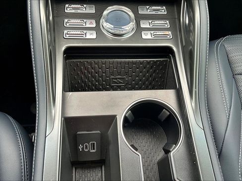 Used 2024 Lincoln Nautilus Reserve image 32