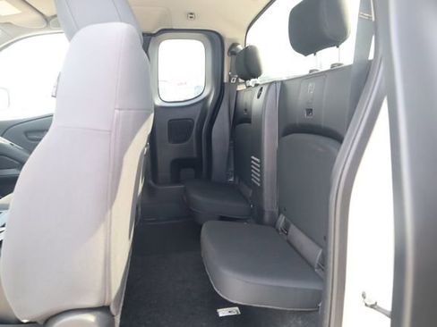 Used 2022 Nissan Frontier S RWD image 21