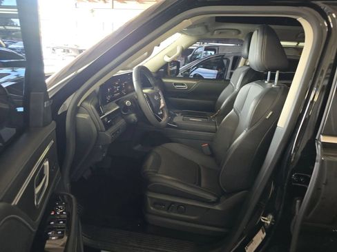 Used 2025 INFINITI QX80 Pure RWD image 7