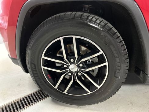 Used 2018 Jeep Grand Cherokee Trailhawk w/ Trailhawk Luxury Group image 9