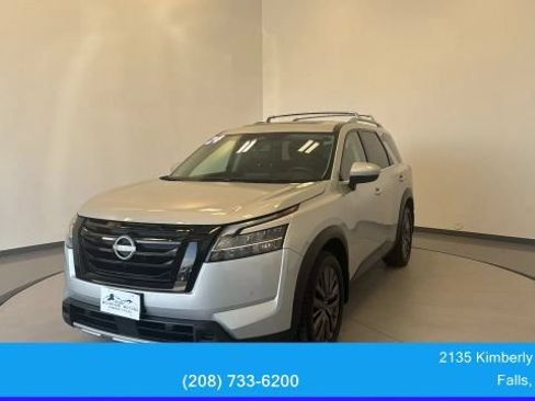 Used 2024 Nissan Pathfinder SL w/ SL Premium Package AWD/4WD image 3