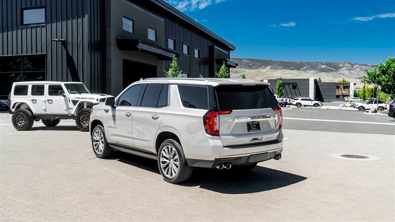 Used 2021 GMC Yukon Denali w/ Denali Ultimate Package AWD/4WD image 8