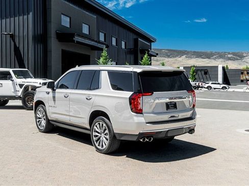 Used 2021 GMC Yukon Denali w/ Denali Ultimate Package AWD/4WD image 8