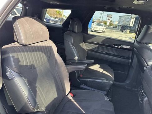 Used 2024 Hyundai Palisade Calligraphy image 9