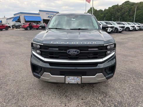 New 2026 Ford Expedition Max Platinum w/ Platinum Ultimate Package AWD/4WD image 8