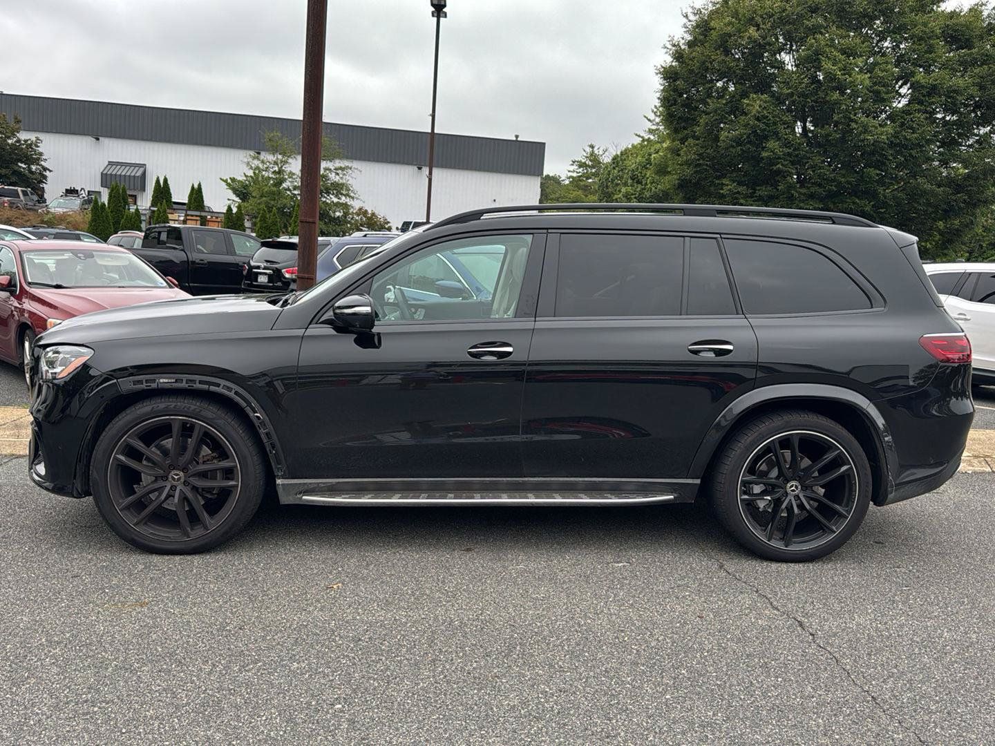 Used 2024 Mercedes-Benz GLS 450 4MATIC image 2