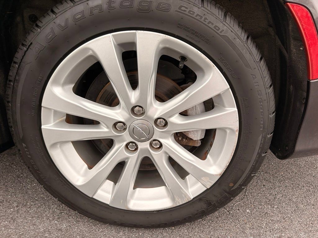 Used 2015 Chrysler 200 Limited w/ Convenience Group FWD image 31