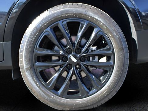 Used 2022 Cadillac XT5 Premium Luxury w/ LPO, Floor Liner Package image 12