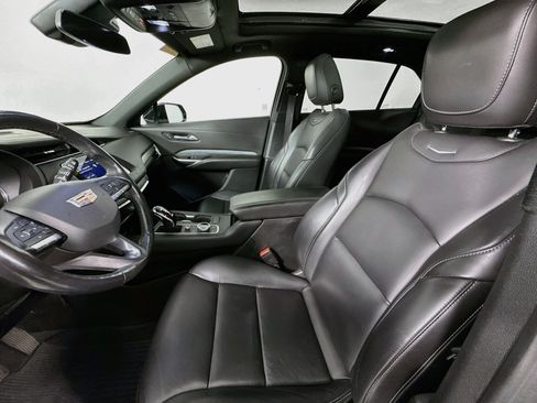Used 2021 Cadillac XT4 Premium Luxury w/ Cold Weather Package FWD image 11