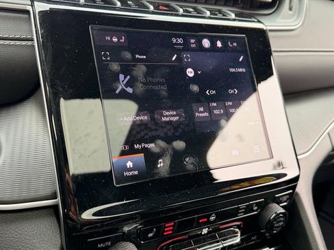 Used 2024 Jeep Grand Cherokee Altitude image 18