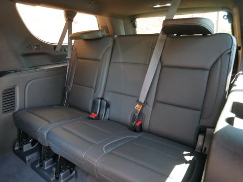 Used 2021 GMC Yukon XL Denali w/ Denali Premium Package AWD/4WD image 11