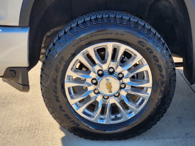 Used 2023 Chevrolet Silverado 2500 High Country w/ Technology Package AWD/4WD image 17