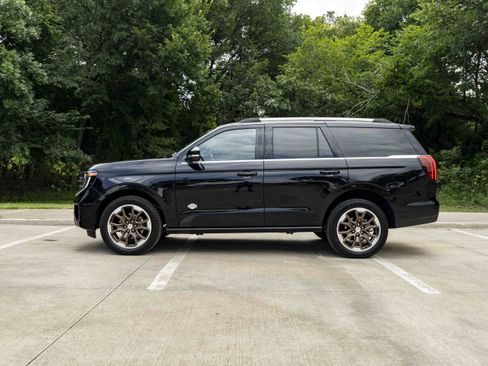 Used 2025 Ford Expedition King Ranch AWD/4WD image 6